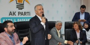 Kars’ta ilk bayramlaşma töreni AK Parti’de yapıldı