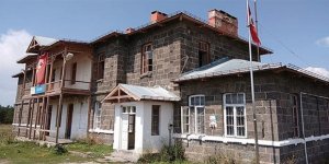Selim Tren İstasyon binasının durumu içler acısı