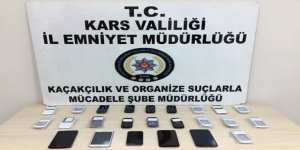 Kars'ta kaçak telefonlara el konuldu