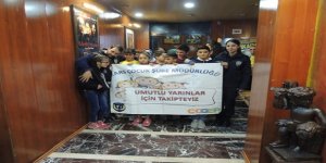 Kars polisi çocuklarla sinemaya gitti
