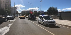 Karslı taksicilerden PKK’ya tepki