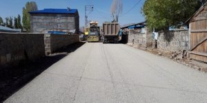 Sarıkamış’ta yol çalışmaları devam ediyor