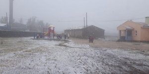 Kars’a mevsimin ilk karı yağdı