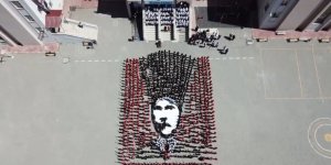 Kars’ta ilkokul öğrencilerinden Atatürk koreografisi