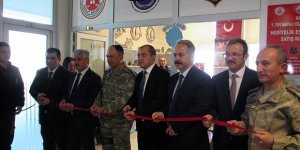 Kars’ta mahkumların eserleri adliyede satışa sunuldu