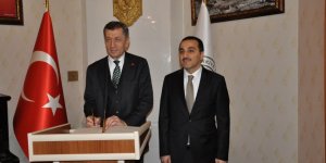 Bakan Selçuk, Vali Öksüz’ü makamında ziyaret etti