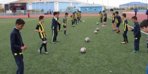 Fenerbahçe Spor Kulübü’nden Kars Fenerbahçe Spor Okullarına Ziyaret