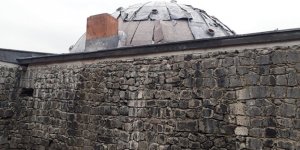 Kars’ta tarihi hamamın kurşun levhaları çalındı