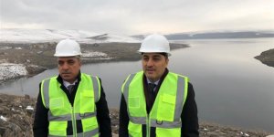 Vali Türker Öksüz, Kars Barajı’nda incelemelerde bulundu