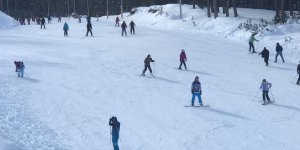 Sarıkamış Cıbıltepe Kayak Merkezi'nde hafta sonu yoğunluğu