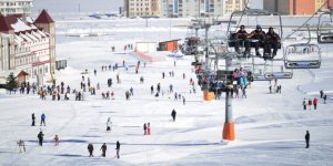 Çinliler, Sarıkamış Cıbıltepe Kayak Merkezi'ne akın etti