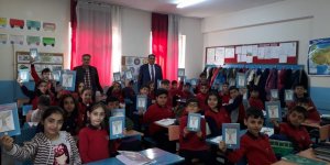 Kağızman’da 4. sınıf öğrencileri başlarından geçen hikâyeler ile kitap çıkardı 
