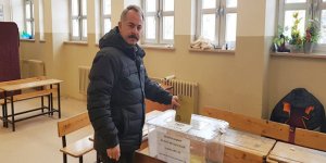 Kars İl Emniyet Müdürü Ümit Bitirik oyunu kullandı