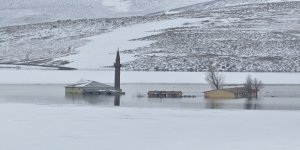 Kars’ta cami sular altında kaldı