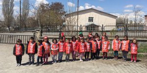 Akyaka'da miniklerin ağaç sevgisine TEMA katkısı