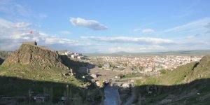 Kars’ta tarihi yerlerin turizme kazandırılması isteniyor