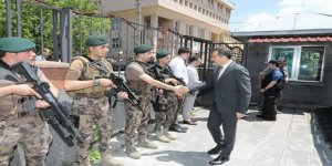 Vali Türker Öksüz, Emniyet teşkilatıyla bayramlaştı