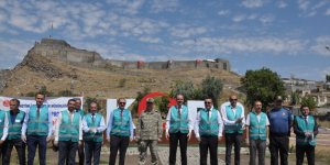 Kars’ta denetimli serbestlik yükümlülerinden çevre temizliği 
