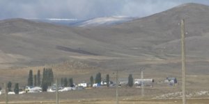 Kars'a mevsimin ilk karı düştü
