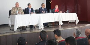 Vali Türker Öksüz, Selim’de muhtarlarla bir araya geldi