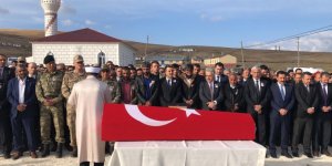  Karslı şehidimiz gözyaşları arşında toprağa verildi
