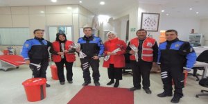 Toplum Destekli Polisler, Türk Kızılayı Kan Merkezini ziyaret etti