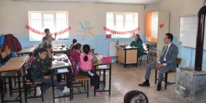 Kaymakam Hamza İnam, köy okullarını inceledi