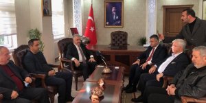 Kanayan yaraya “Bakan” parmağı