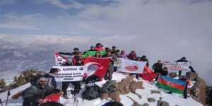 Dağcılar, Hocalı şehitlerini anmak için Haça Dağı’na tırmandı