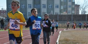 Kars’ta 200 sporcu 4 dalda yarıştı