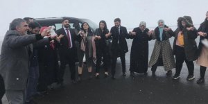 Digor- Kars karayolunda düğün