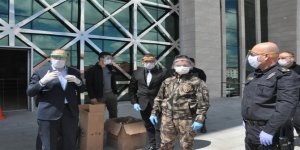 Kars BİLSEM’den, emniyet çalışanlarına 2000 adet koruyucu siper maske