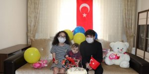 Vali Öksüz, terörle mücadele gazisi Murat İzgi'nin çocuklarına hediyeler gönderdi