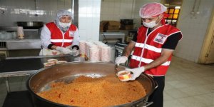 Kars’ta iftar geleneği Koronaya rağmen devam ediyor
