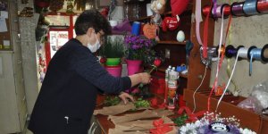 Kars’ta çiçekçilerde Anneler Günü yoğunluğu
