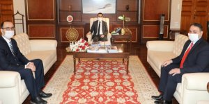 Vali Türker Öksüz, Tapu ve Kadastro Müdürlerini makamında kabul etti
