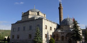 Kars’ta bayram sabahı dolup taşan camiler ve sokaklar boş kaldı
