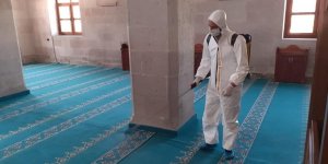 Kars Belediyesi camileri dezenfekte etti
