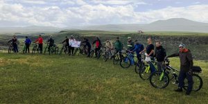 Pedal çevirerek 8 bin yıl öncesinde yolculuk yaptılar