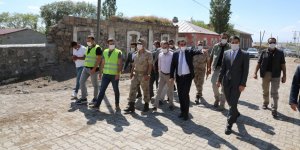 Kars’ta köy içi yolları kilit parke taş oluyor
