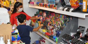 Okulların açılmasına kısa süre kala Kars’taki kırtasiyelerde hareketlilik başladı