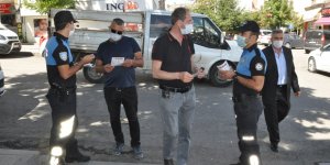 Kars polisi 14 kural broşürü dağıttı