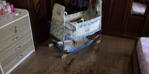 Kars’ta su şebekesi patladı, evi su bastı