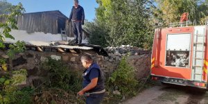 Kars’ta bir ev tamamen yandı