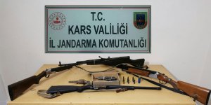 Kars’ta bir evde ruhsatsız silah yakalandı