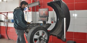 Kars’ta kış lastiği mesaisi başladı