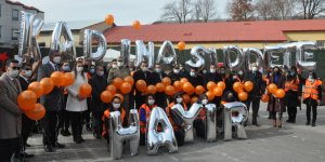 Kars’ta kadına şiddete dikkat çekildi