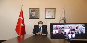 Vali Türker Öksüz, Kaymakamlarla video-konferansla toplantı yaptı