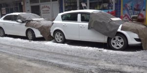 Vatandaşlardan araçlara kilimli, battaniyeli soğuk önlemi