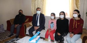Kars Valisi Öksüz ev ziyaretlerine devam ediyor